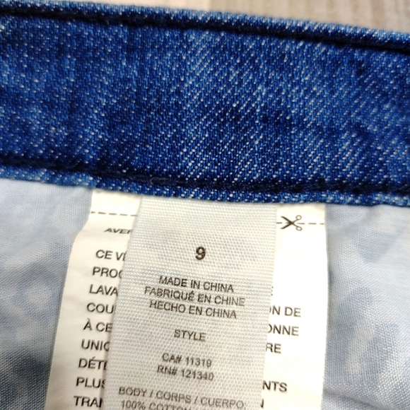 Garage acid wash denim jean shorts! Brand new - Picture 8 of 9